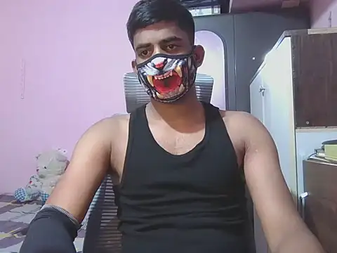 KissesBoyAD online show from 1, 10, 2025