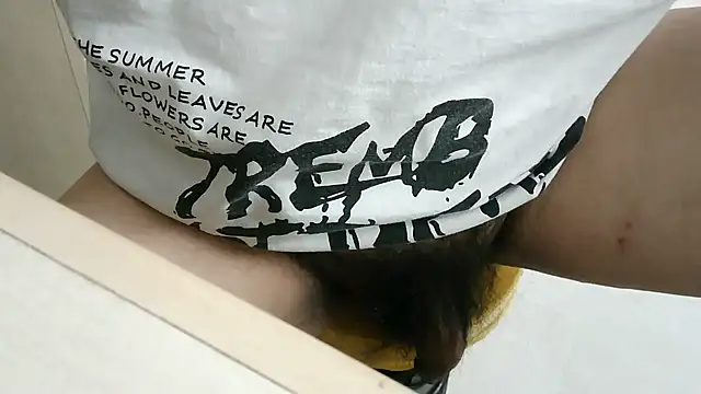 Snapshot of XiaoGuoGuo284512 chatting on 31, 10, 2025 XiaoGuoGuo284512 online show from 31, 10, 2025