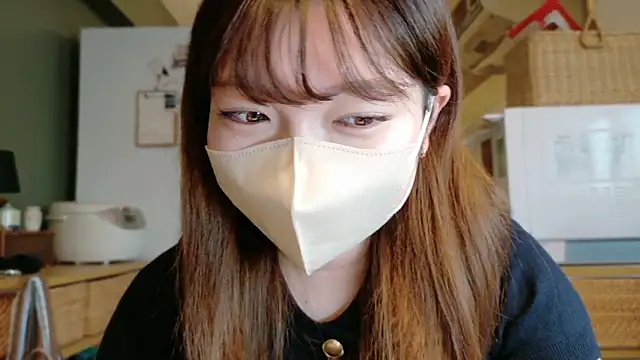 Snapshot of _Yui_ chatting on 28, 9, 2025  Yui  online show from 28, 9, 2025