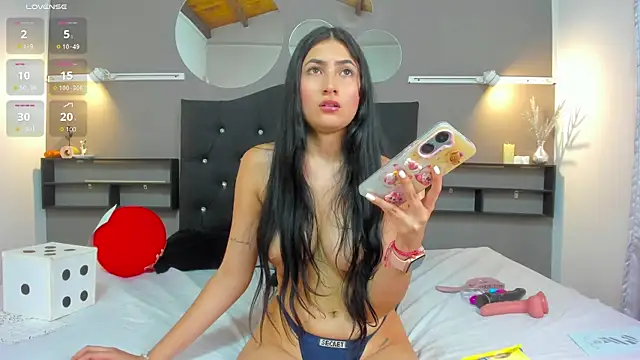 zamanthapalmer1 online show from 5, 12, 2024