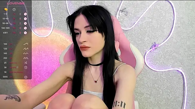 Molly Crystall online show from 3, 6, 2026