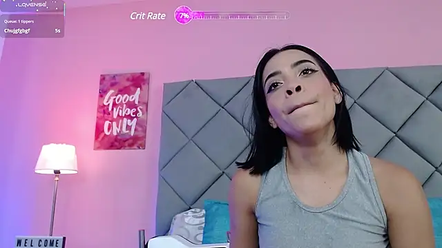 SaraSchmitt online show from 5, 3, 2025