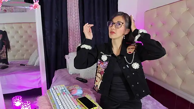 Snapshot of _jade_white_ chatting on 4, 3, 2025 jade white online show from 4, 3, 2025