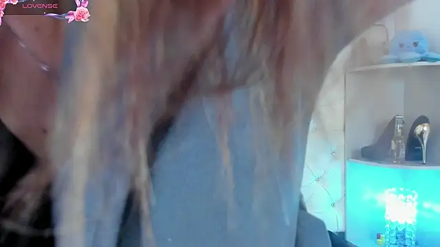 Snapshot of _jade_white_ chatting on 13, 3, 2025 jade white online show from 13, 3, 2025