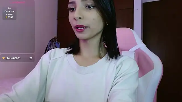Snapshot of AnnitaSerna_ chatting on 4, 1, 2025 AnnitaSerna  online show from 4, 1, 2025