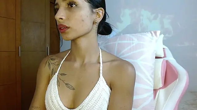Snapshot of AnnitaSerna_ chatting on 14, 3, 2025 AnnitaSerna  online show from 14, 3, 2025