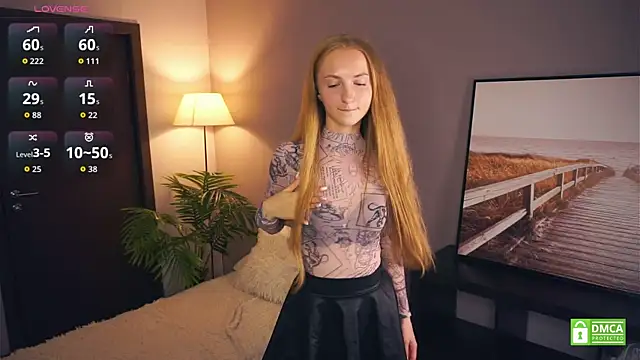 EsmaCarll online show from 9, 9, 2025