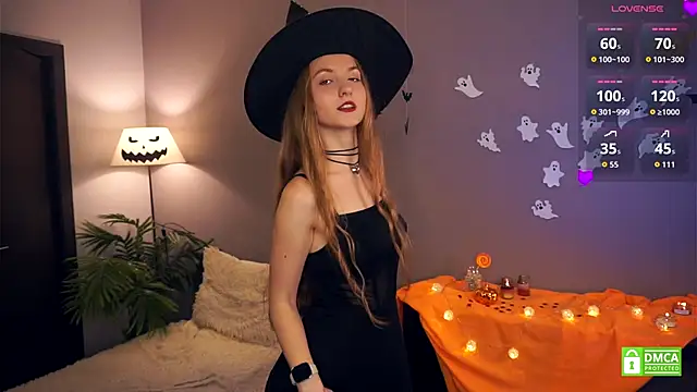 EsmaCarll online show from 30, 10, 2025