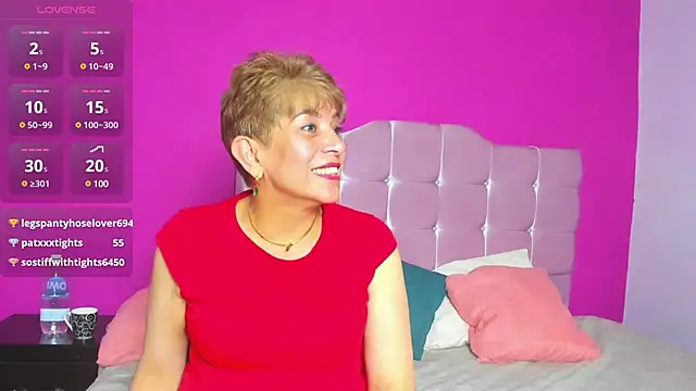Snapshot of Angelina_Stone_65 chatting on 5, 12, 2024 Angelina Stone 65 online show from 5, 12, 2024