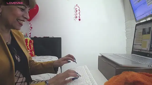 Snapshot of Angelina_Stone_65 chatting on 14, 2, 2025 Angelina Stone 65 online show from 14, 2, 2025