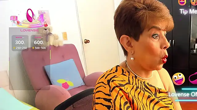 Snapshot of Angelina_Stone_65 chatting on 23, 9, 2025 Angelina Stone 65 online show from 23, 9, 2025