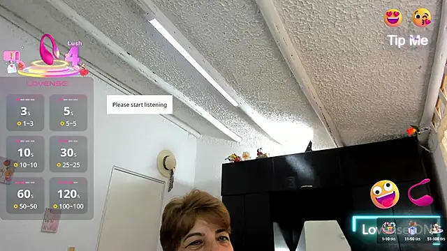 Snapshot of Angelina_Stone_65 chatting on 8, 10, 2025 Angelina Stone 65 online show from 8, 10, 2025