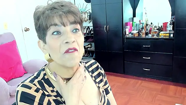 Snapshot of Angelina_Stone_65 chatting on 16, 10, 2025 Angelina Stone 65 online show from 16, 10, 2025