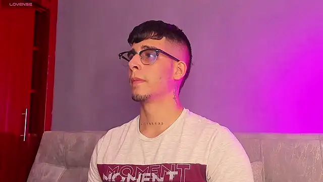 iamcamiloo  online show from 13, 1, 2025