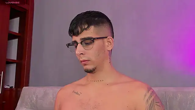 iamcamiloo  online show from 13, 1, 2025