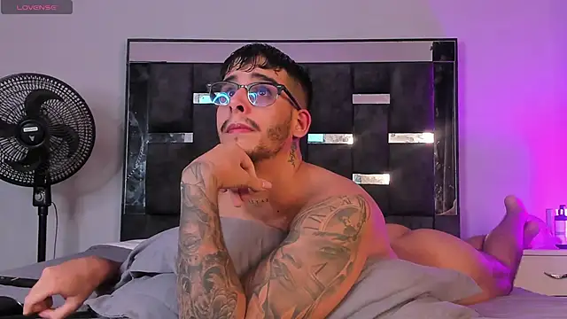 iamcamiloo  online show from 28, 2, 2025