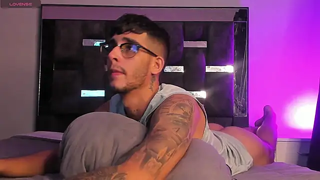 iamcamiloo  online show from 6, 3, 2025