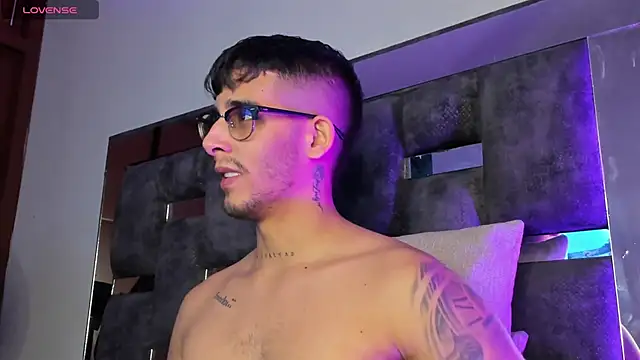 iamcamiloo  online show from 19, 3, 2025