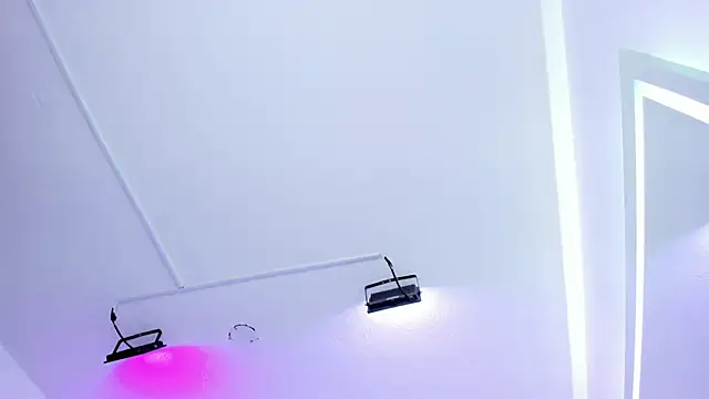 Ema louis  online show from 8, 1, 2025