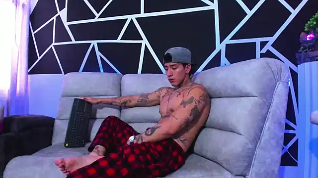 JUSTIN FULLER1 online show from 1, 2, 2025