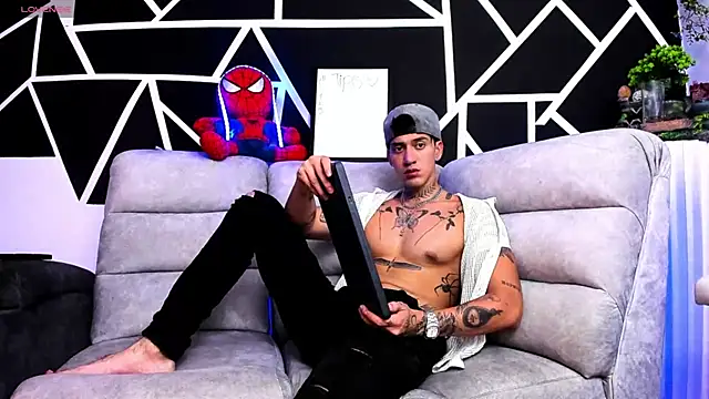 JUSTIN FULLER1 online show from 5, 3, 2025