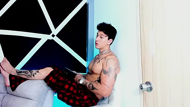 JUSTIN FULLER1 online show from 24, 9, 2025