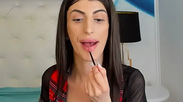 SkinnyDolly online show from 8, 3, 2025