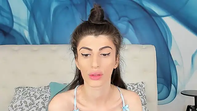 SkinnyDolly online show from 25, 10, 2025