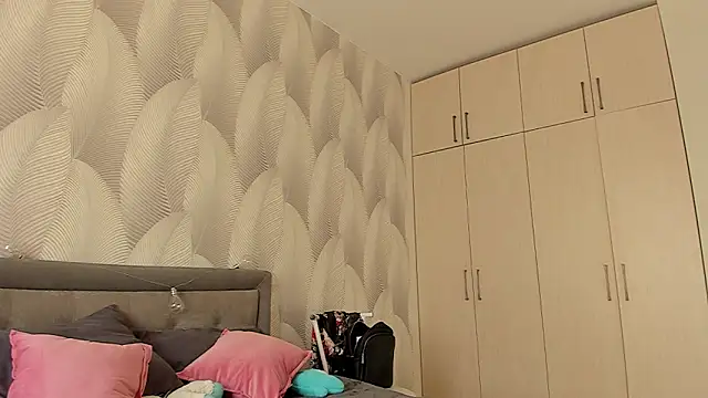 Bambiii bby online show from 14, 3, 2025