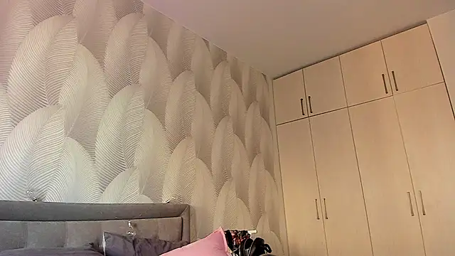 Bambiii bby online show from 16, 3, 2025