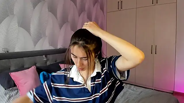 Bambiii bby online show from 9, 9, 2025