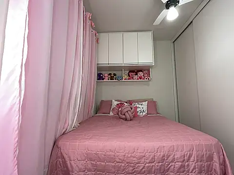 Snapshot of lariic chatting on 20, 3, 2025 lariic online show from 20, 3, 2025