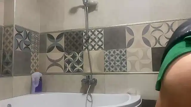 emylolo9 online show from 1, 1, 2025