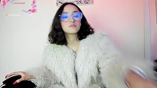 its  angelica  online show from 18, 1, 2025