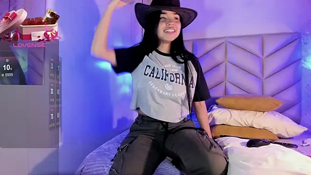 AuroraFiore online show from 20, 2, 2025