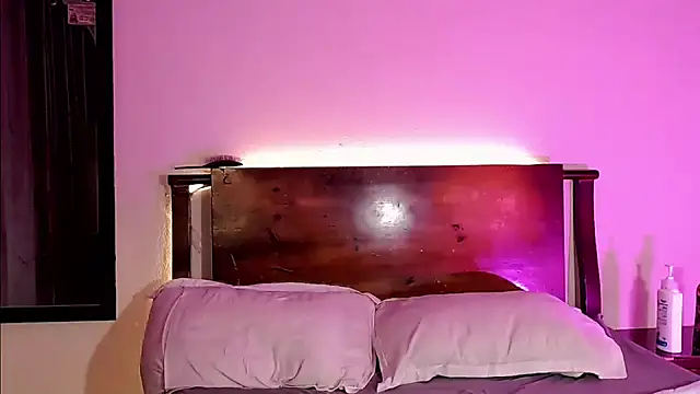 MimiRodriguez online show from 12, 12, 2024