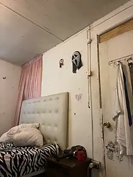 kittyprettybby online show from 12, 11, 2025