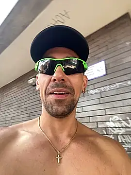 Snapshot of dantedesirexx chatting on 17, 2, 2025 dantedesirexx online show from 17, 2, 2025