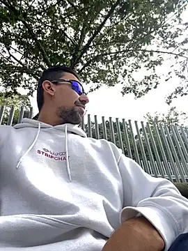 Snapshot of dantedesirexx chatting on 8, 10, 2025 dantedesirexx online show from 8, 10, 2025