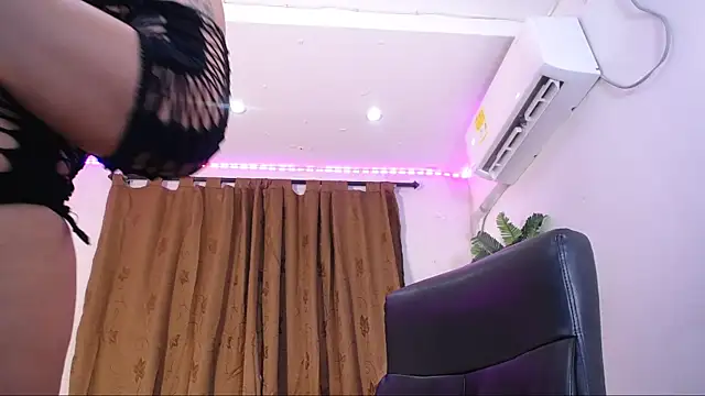 alaia 03 online show from 12, 9, 2025