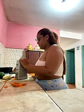 Evabigass online show from 31, 10, 2025