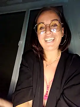 Snapshot of lindsay_33off chatting on 22, 9, 2025 lindsay 33off online show from 22, 9, 2025