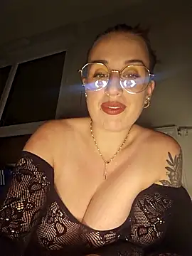 Snapshot of lindsay_33off chatting on 9, 11, 2025 lindsay 33off online show from 9, 11, 2025