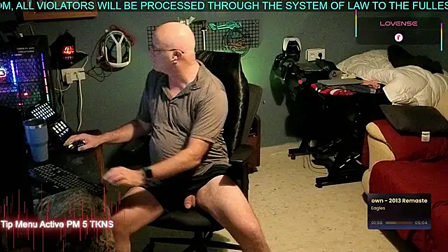 Snapshot of Pilot_Dave_69 chatting on 26, 10, 2025 Pilot Dave 69 online show from 26, 10, 2025