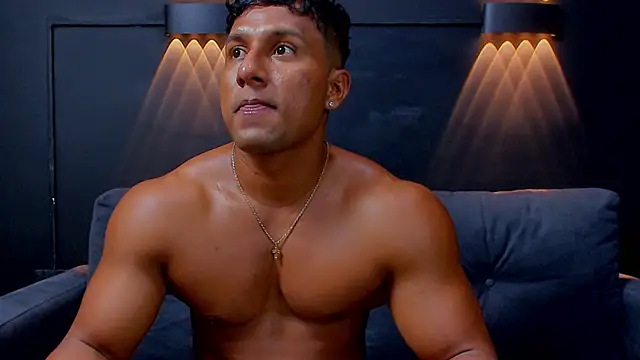 Snapshot of CallumMuscle chatting on 8, 2, 2025 CallumMuscle online show from 8, 2, 2025