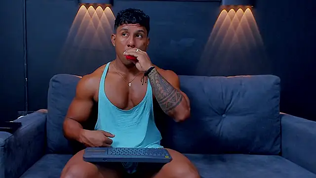 Snapshot of CallumMuscle chatting on 10, 2, 2025 CallumMuscle online show from 10, 2, 2025