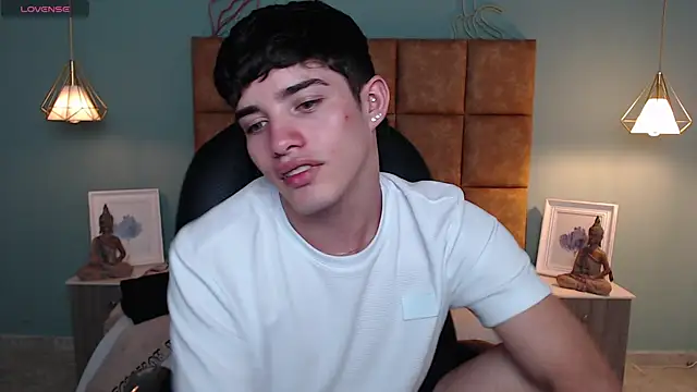 AlejooTwink online show from 15, 2, 2025