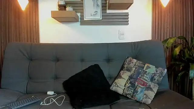 Layla 707 online show from 10, 10, 2025