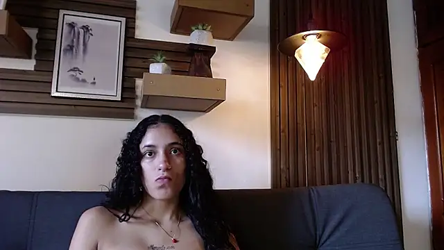 Layla 707 online show from 15, 11, 2025