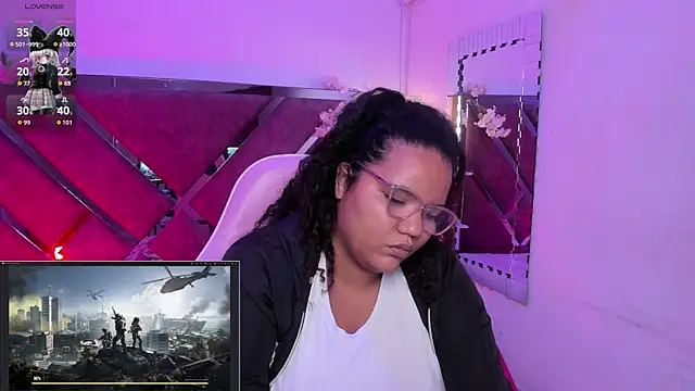 Snapshot of MhiaRey chatting on 12, 1, 2026 MhiaRey online show from 12, 1, 2026